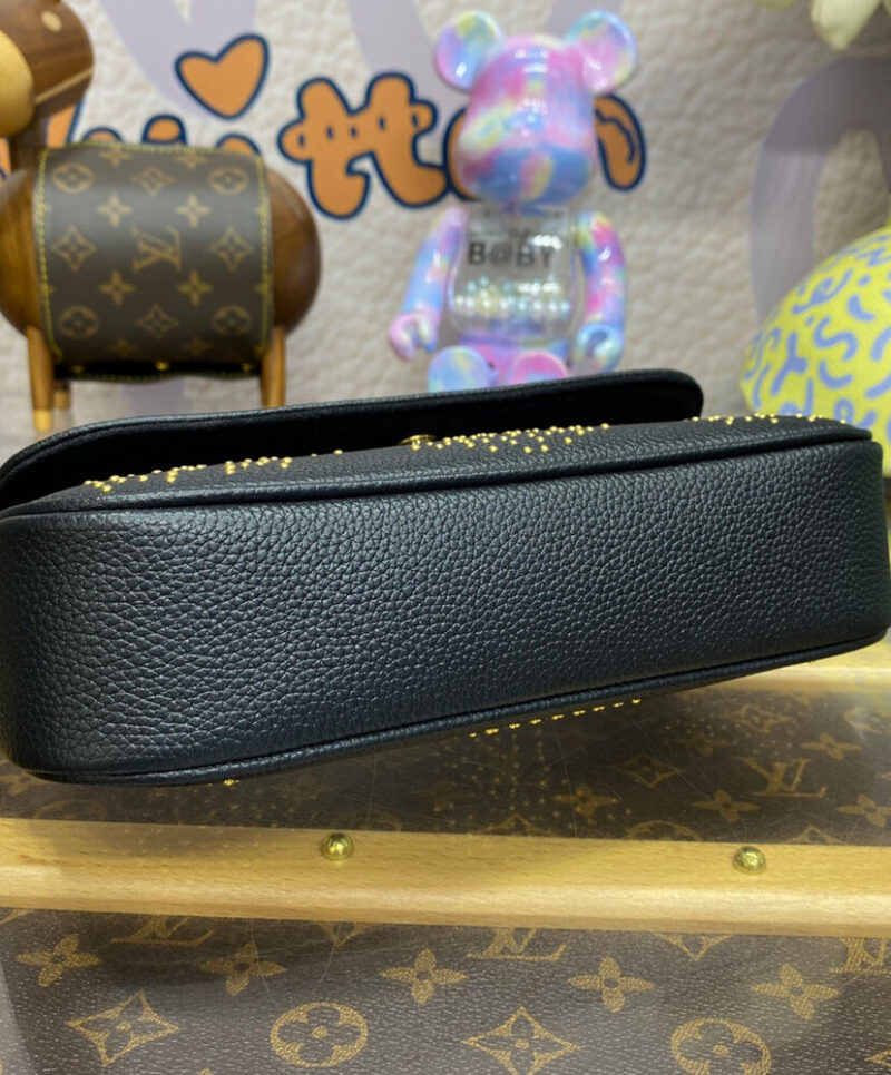Louis Vuitton Wallet on Chain Ivy M82653 Black